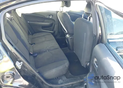 2012 Chrysler 200 Lx z USA, uszkodzony, nr VIN 1C3CCBAB0CN319152